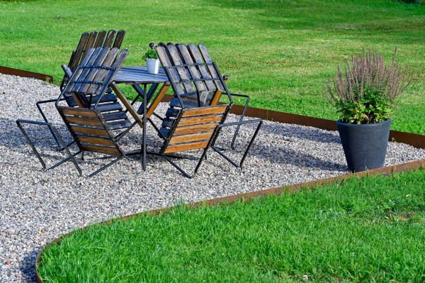 Metal Edging Installation in Belleville