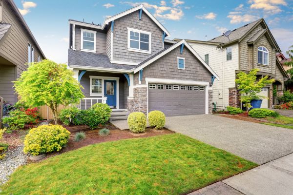 Curb Appeal Landscaping in Belleville